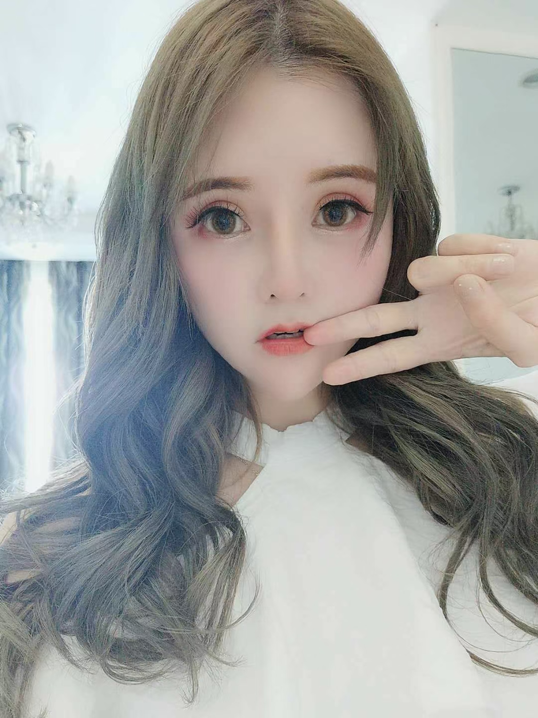 深圳罗湖 纯天然巨乳 年龄小 皮肤白 上下粉嫩